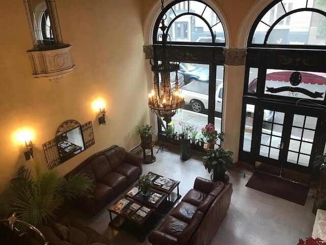 メイフラワー ホテル