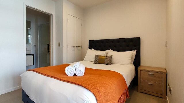 ニア スカイタワー コージー 1ベッドルーム アパートメント クローズ トゥ ポート