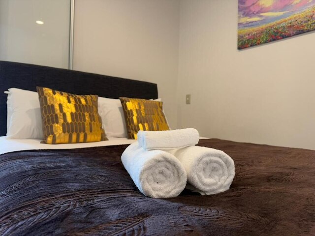 ニア スカイタワー コージー 1ベッドルーム アパートメント クローズ トゥ ポート