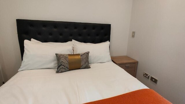 ニア スカイタワー コージー 1ベッドルーム アパートメント クローズ トゥ ポート