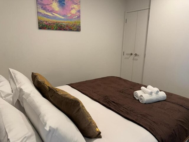 ニア スカイタワー コージー 1ベッドルーム アパートメント クローズ トゥ ポート