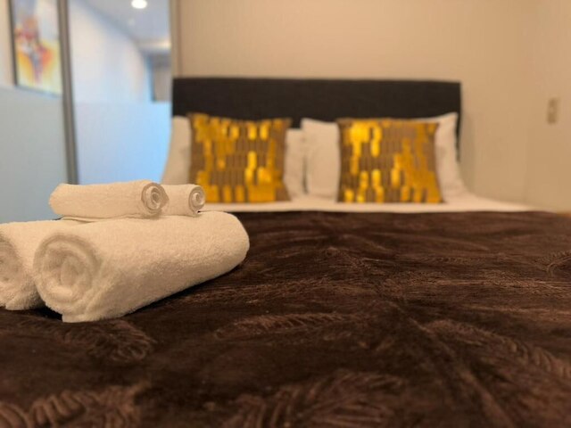 ニア スカイタワー コージー 1ベッドルーム アパートメント クローズ トゥ ポート