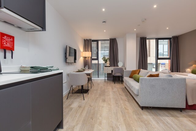 スペーシャス スタジオ ニア シティ センター