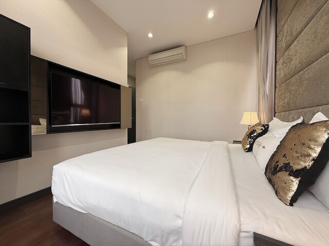 8 キア ペン レジデンシズ