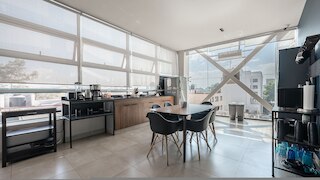 ザ トロピカル ネスト ウィメンズ シェアード ホステル ルーム 302 カマ 4A トップベッド