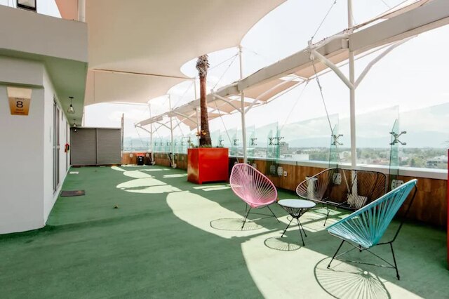 ザ トロピカル ネスト ウィメンズ シェアード ホステル ルーム トップベッド 302 3A