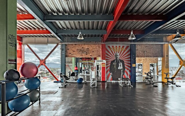 ローベッド シェアード ルーム メン