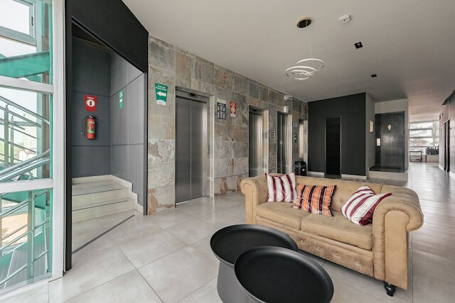 トップベッド ミックスド シェアード ルーム