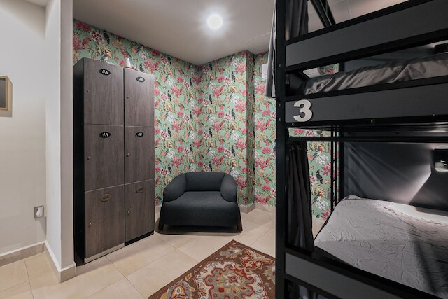 トップベッド ミックスド シェアード ルーム