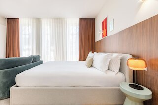 アルベルティナ カルロス アルベルト by アスパシオス