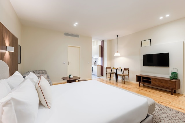 アルベルティナ カルロス アルベルト by アスパシオス