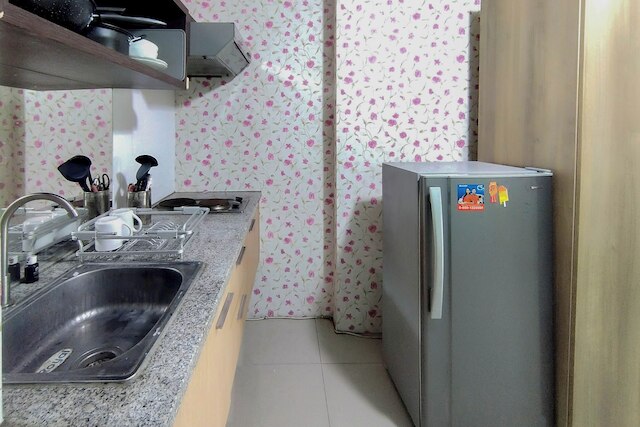 コンフィ アンド ウォーム スタジオ アット ザ スクエア スラバヤ アパートメント