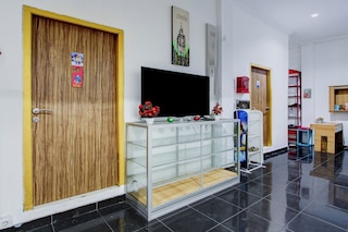 ホテル O ヨグヤカルタ ニア ゲンビラロカ ズー フォーマリー パディントン ベア ホームステイ