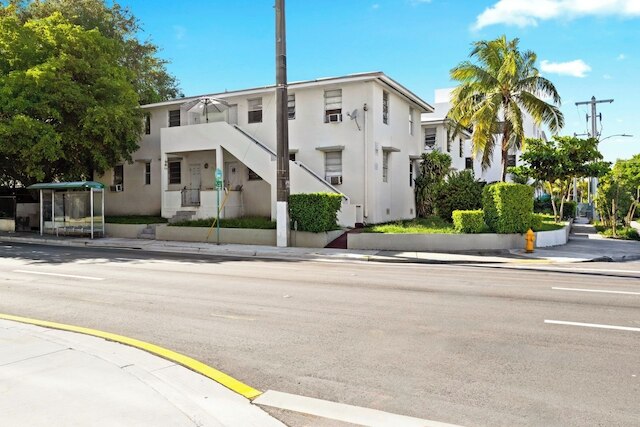 ペットフレンドリー ブリッケル ステイ ニア ビーチ & シティ