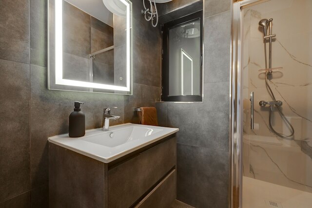 コージー 2 ベッドルーム スリエマ ゲッタウェイ バイ ザ ウォーター