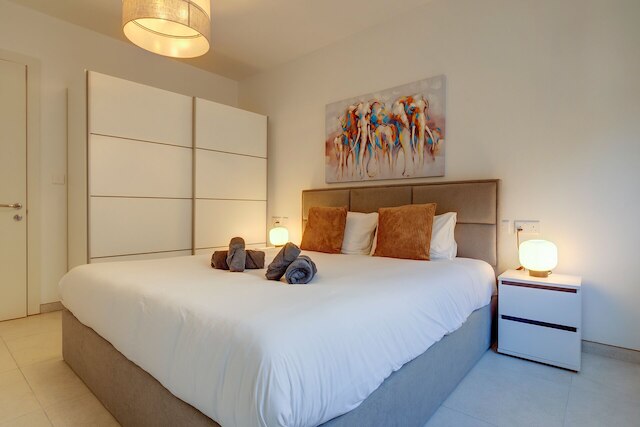 コージー 2 ベッドルーム スリエマ ゲッタウェイ バイ ザ ウォーター