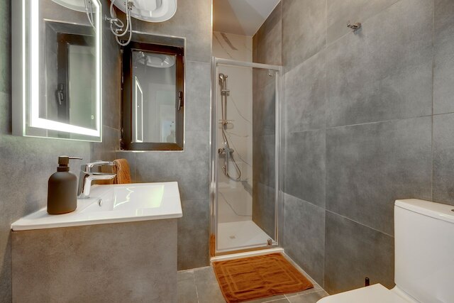 コージー 2 ベッドルーム スリエマ ゲッタウェイ バイ ザ ウォーター