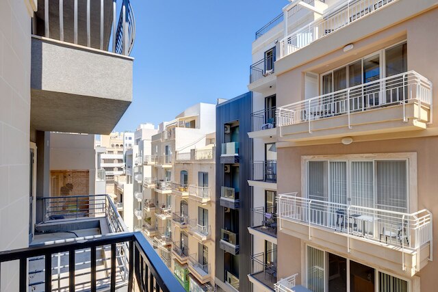 コージー 2 ベッドルーム スリエマ ゲッタウェイ バイ ザ ウォーター