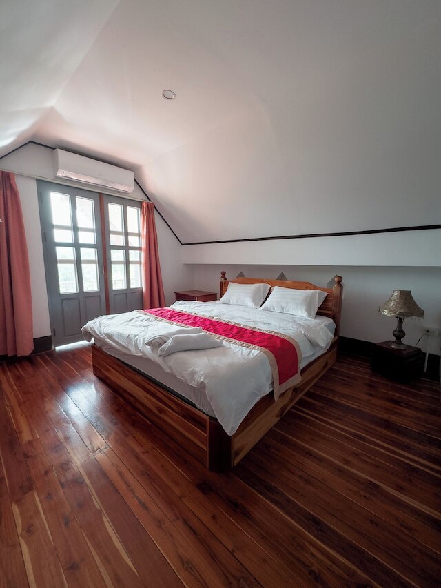 バンスアン ホームズ