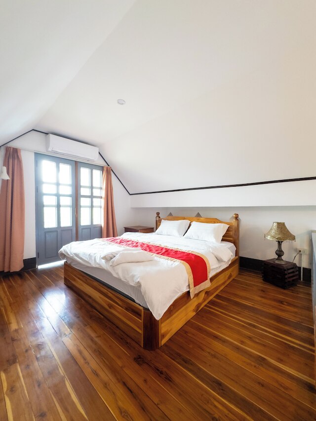 バンスアン ホームズ