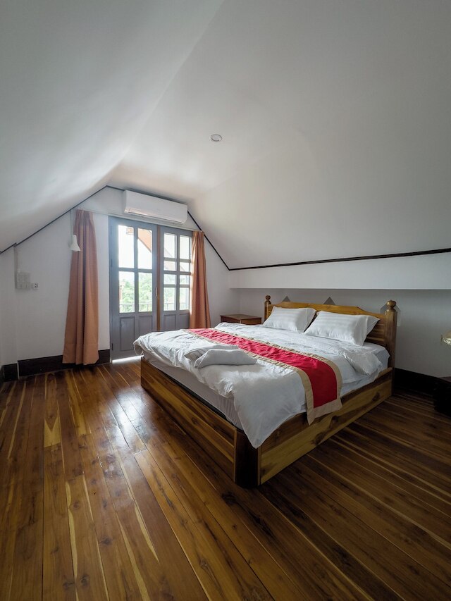 バンスアン ホームズ