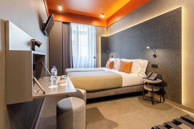 LX アーチ ホテル