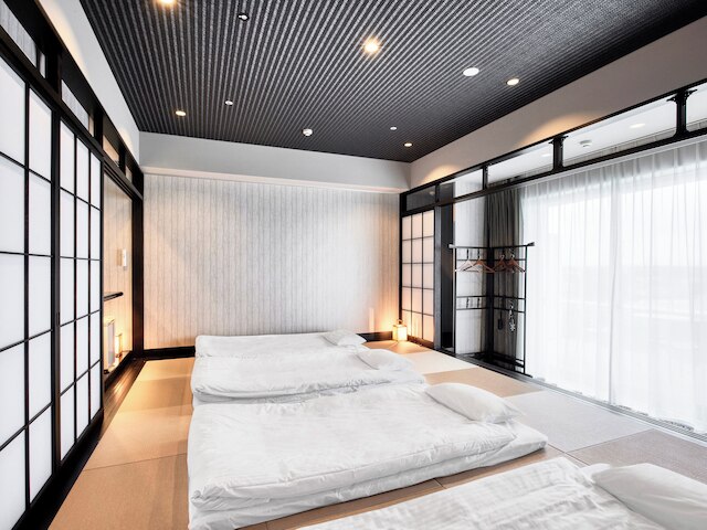 IN THE LIBRARY hotel and books 所沢