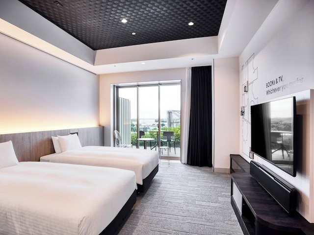 IN THE LIBRARY hotel and books 所沢