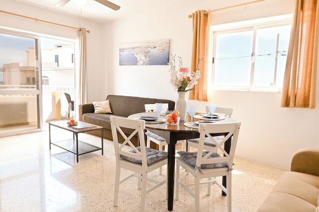 シー ブルー ホライゾン カウラ ベイ アパートメンツ