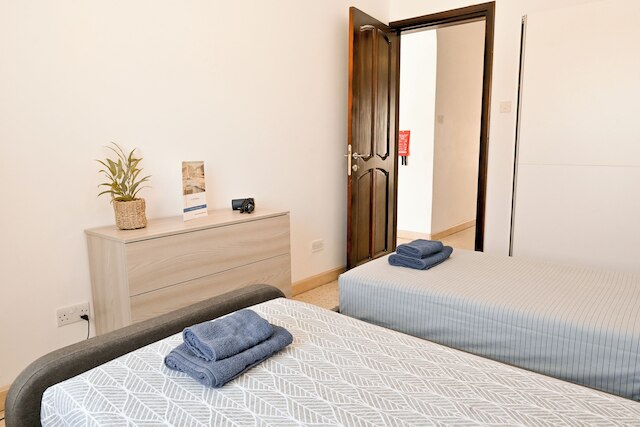 シー ブルー ホライゾン カウラ ベイ アパートメンツ