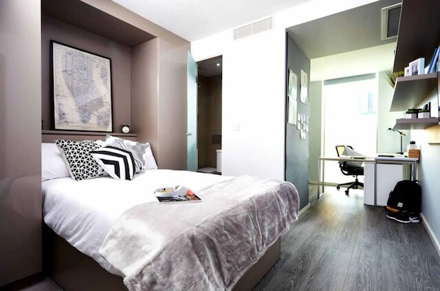 スチューデント オンリー ヴィタ ファースト ストリート