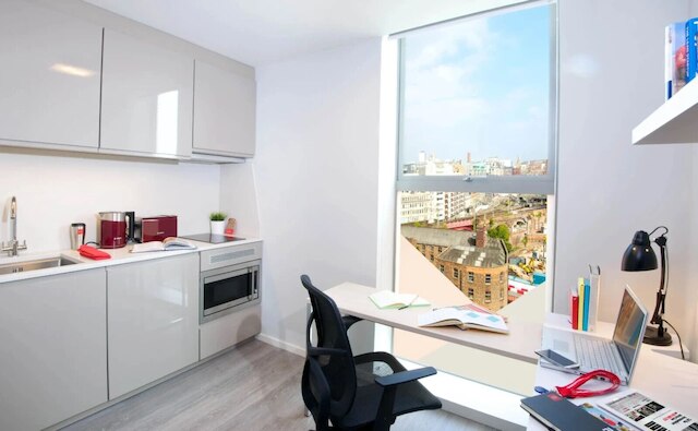 スチューデント オンリー ヴィタ ファースト ストリート