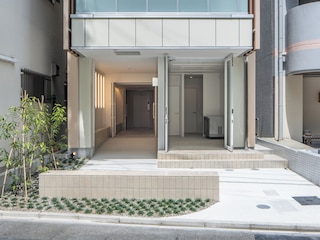 SEVEN STORIES / セブンストーリーズ