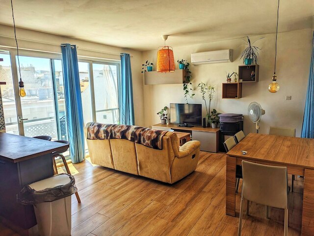 モダン 3 ベッドルーム ペントハウス ウィズ ルーフトップ ビューズ