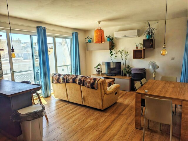 モダン 3 ベッドルーム ペントハウス ウィズ ルーフトップ ビューズ