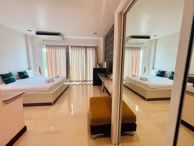 リー リバーサイド ホテル