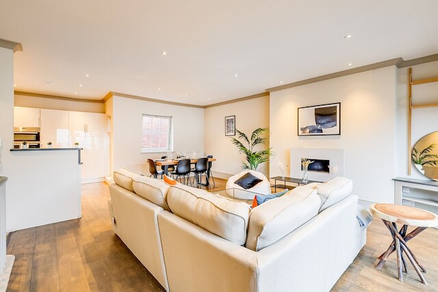 チャーミング スペーシャス 5ベッド ミューズ ハウス - ケンジントン