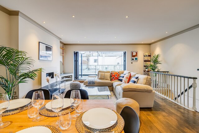 チャーミング スペーシャス 5ベッド ミューズ ハウス - ケンジントン