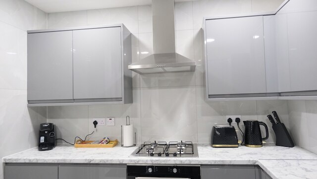 モダン ハウス - 3 ベッドルームズ - 1 バス - マンシティ