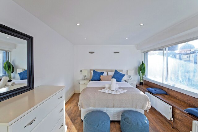 インペリアル クイーンズウェイ アパートメント