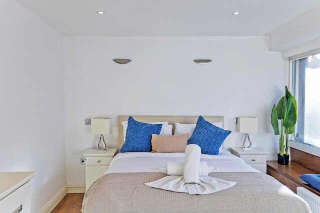 インペリアル クイーンズウェイ アパートメント