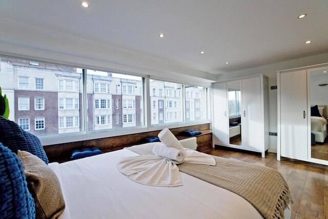 インペリアル クイーンズウェイ アパートメント