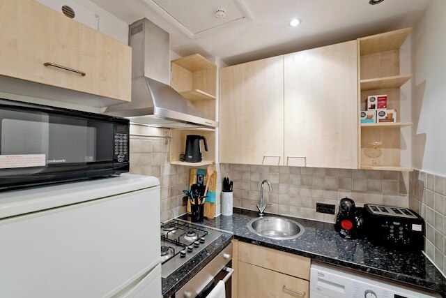 インペリアル クイーンズボロ テラス