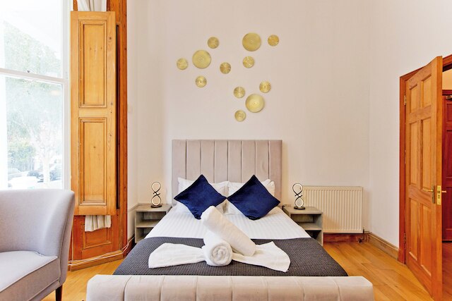 インペリアル アールズ コート アパートメンツ