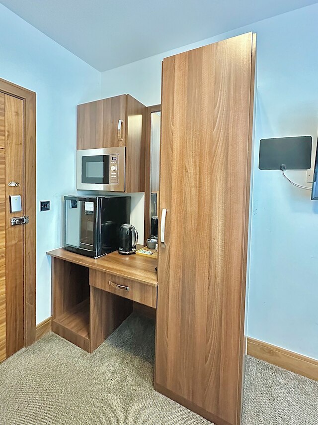 205 アールズ コート