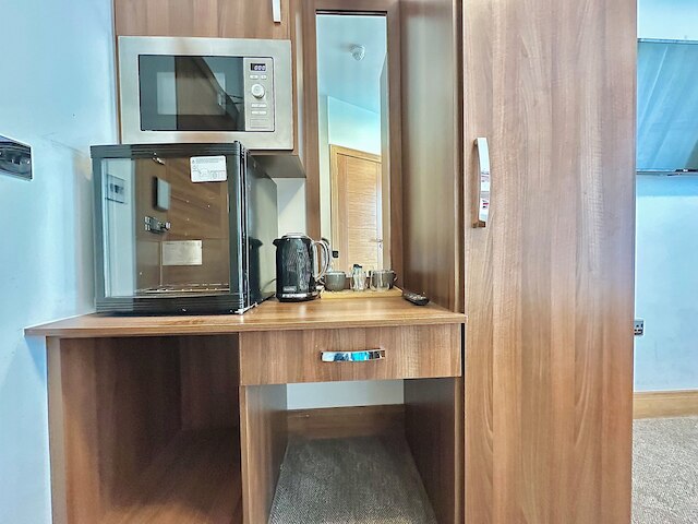 205 アールズ コート