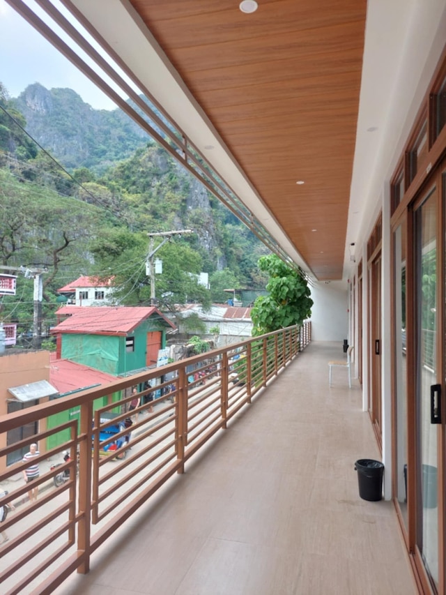 ビーハイブ エルニド トゥーリスト イン