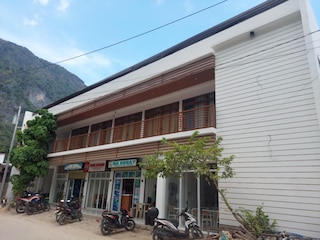 ビーハイブ エルニド トゥーリスト イン