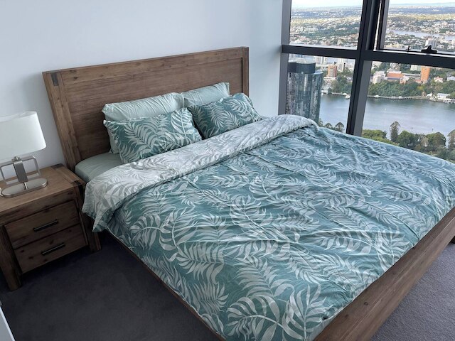 クイーンズ ワーフ 50th フロア