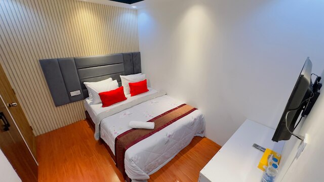 レザラ スイートホーム ウッタラ